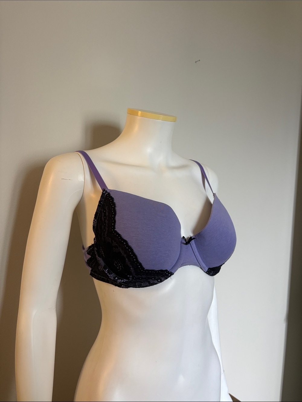 Purple Lace-Trim T-Shirt Bra 38B .